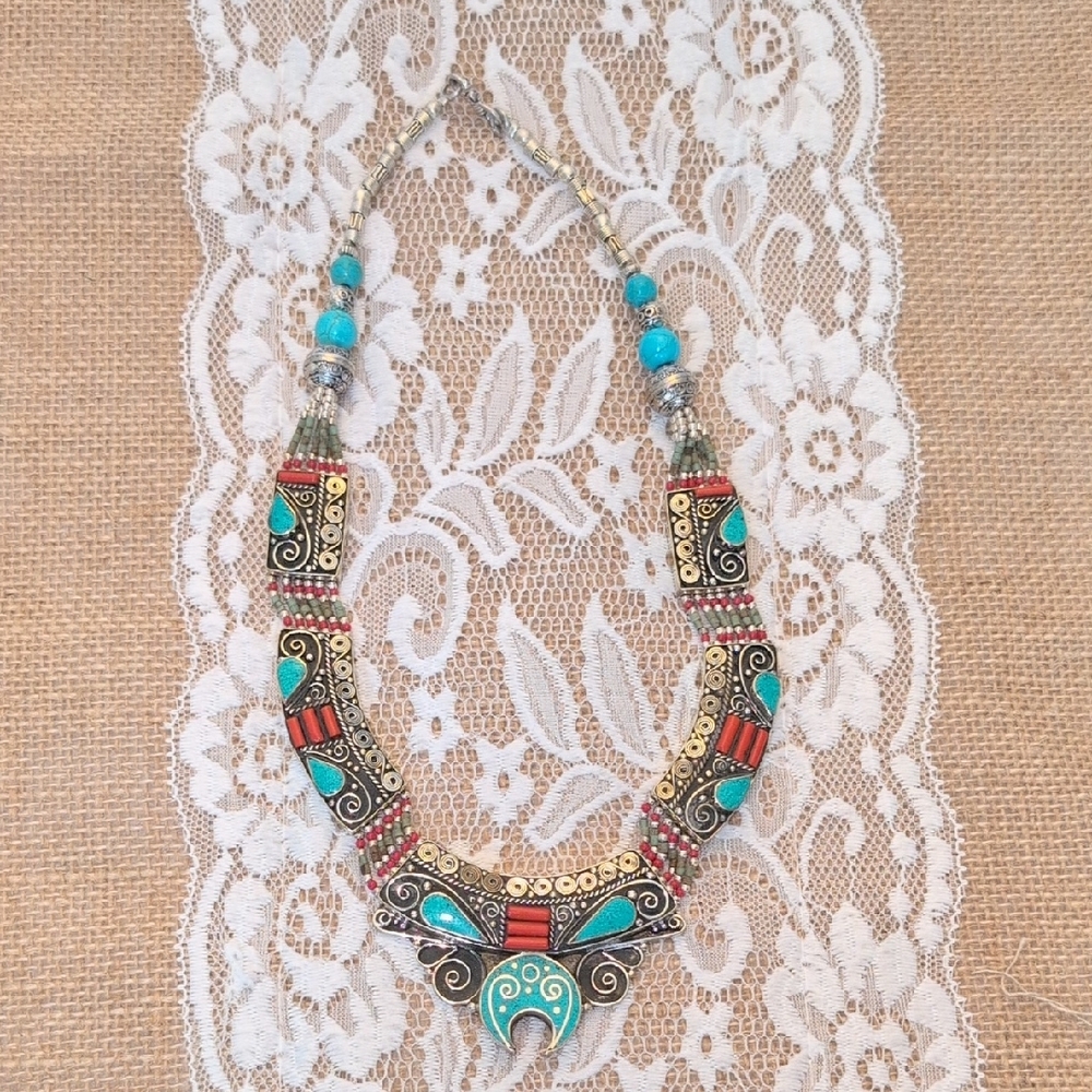 NWOT TIBETAN SILVER HANDCRAFTED BEADED NECKLACE